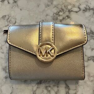 Michael Kors Women’s Wallet Carmen Medium Flap Bifold